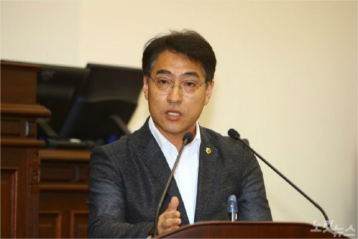 더불어민주당 고현수 제주도의원(비례대표)이 5일 제364회 도의회 정례회에서 제주 녹지국제병원 공론조사 과정의 문제점을 지적했다.