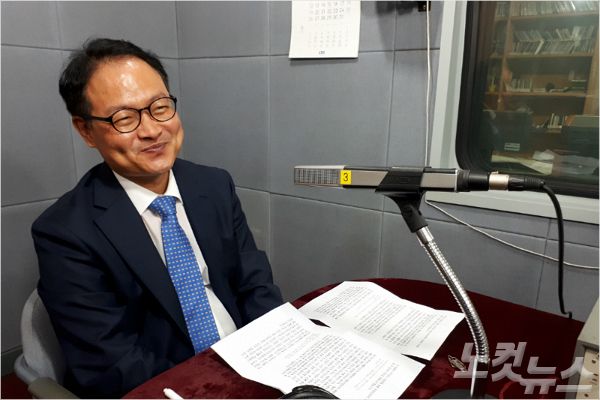 강원CBS'시사포커스 박윤경입니다'에 출연한 더불어민주당 강원도당 허영 위원장(사진=강원CBS)