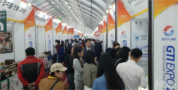 GTI박람회 개막 첫날부터 전시관이 방문객들로 붐비고 있다. (사진=전영래 기자)