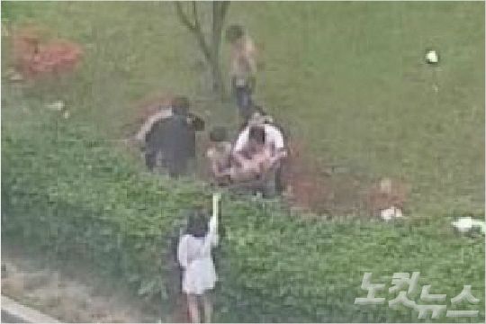 검찰이 지난 4월 광주에서 발생한 집단폭행 사건과 관련해 피고인들에게 3~12년의 징역형을 구형했다. 사진은 당시 화면 영상 캡쳐 장면.(사진=독자 제공)