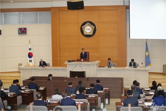 포항시의회가 11일 제1차 정례회 개회식을 갖고 있다(사진=포항시의회 제공)