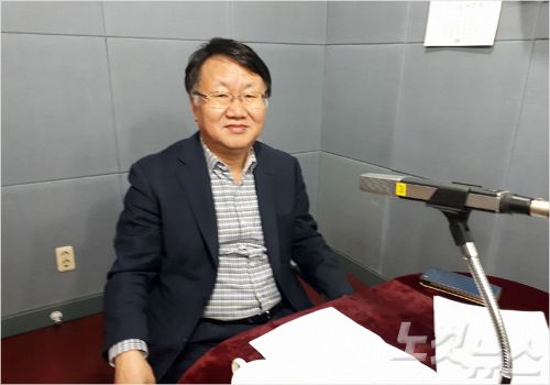 강원CBS'시사포커스 박윤경입니다'에 출연한 강원도 전홍진 글로벌투자통상국장(사진=강원CBS)