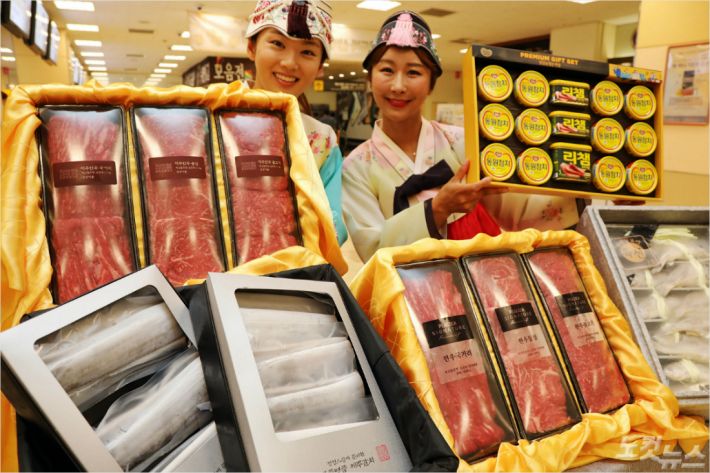 유통업체들이 추석 선물세트 판매를 본격화하고 있다 (사진 = 이마트 제공)