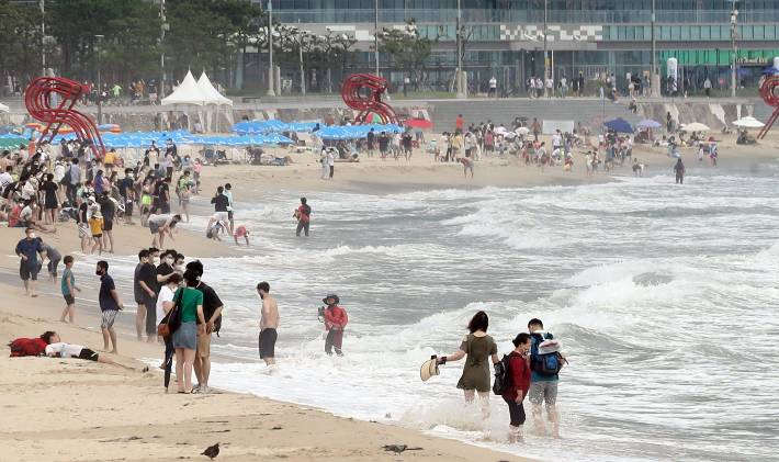 국제관광도시 글로벌시민자문단이 글로벌 관광능력을 확인하고, 점검하는 민관거버넌스 활동을 본격 시작한다. 해운대 해수욕장의 모습. 연합뉴스