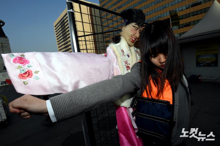 구명조끼 입은 세월호 세대와 박근혜