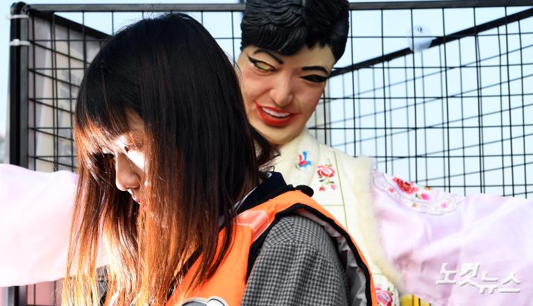 구명조끼 입은 세월호 세대와 박근혜