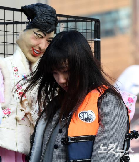 구명조끼 입은 세월호 세대와 박근혜