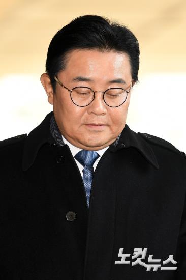 전병헌, '롯데 3억 뇌물 혐의' 피의자 신분 검찰 출석