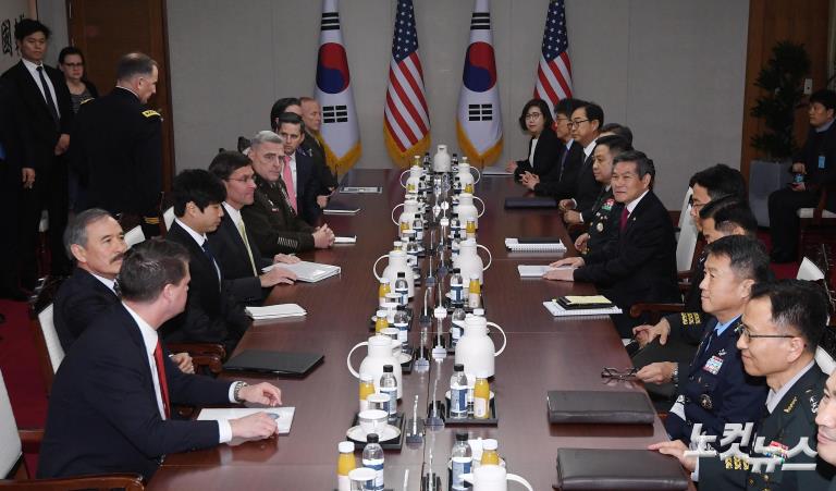 제51차 SCM, 손잡은 한미 국방장관