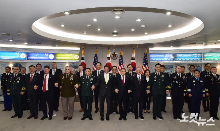 제51차 SCM, 손잡은 한미 국방장관