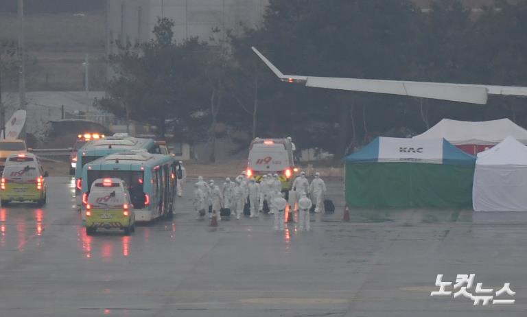 중국 국적 가족 포함, 우한 교민들 김포 도착