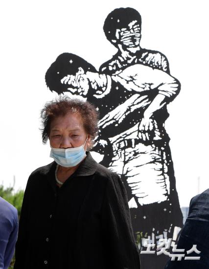 이한열 어머니 찾아간 경찰청장