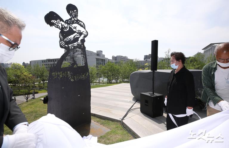 이한열 어머니 찾아간 경찰청장