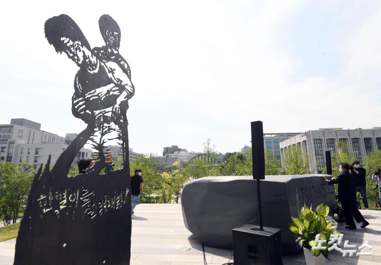 이한열 어머니 찾아간 경찰청장