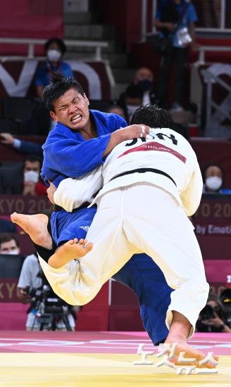 조구함, 韓 유도 첫 은메달…연장 접전 끝 석패