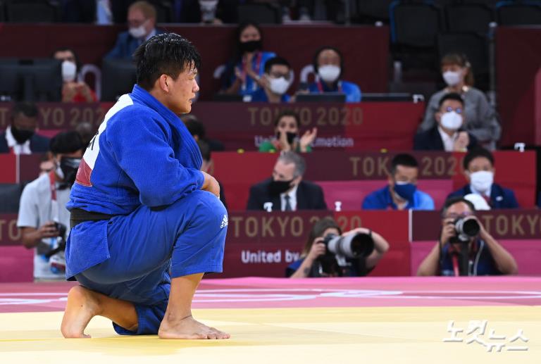 조구함, 韓 유도 첫 은메달…연장 접전 끝 석패