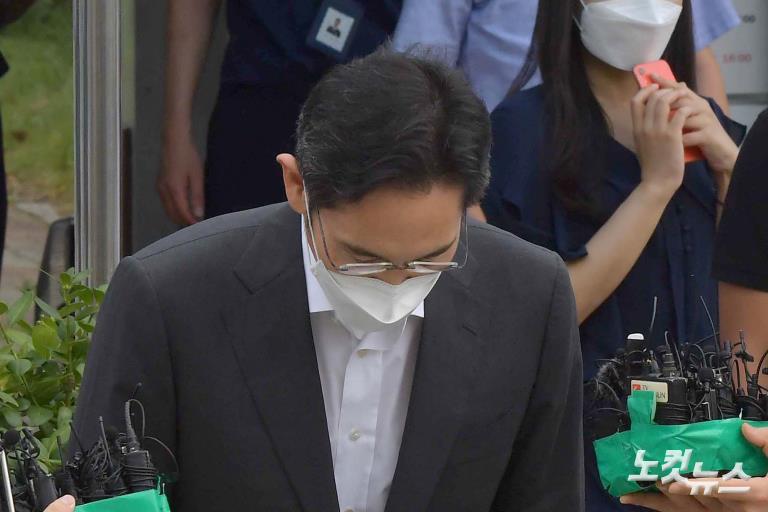 이재용, 재수감 207일 만에 가석방