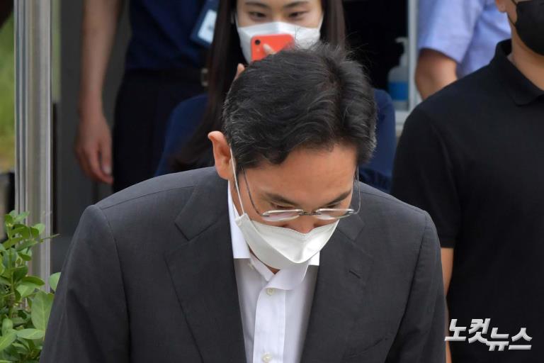 이재용, 재수감 207일 만에 가석방