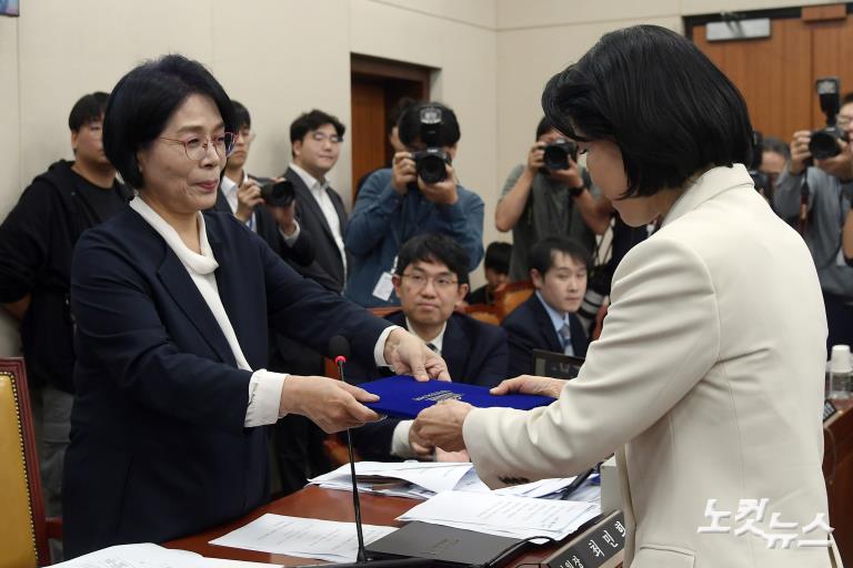 국회 과방위 국정감사 출석한 이진숙 방통위원장