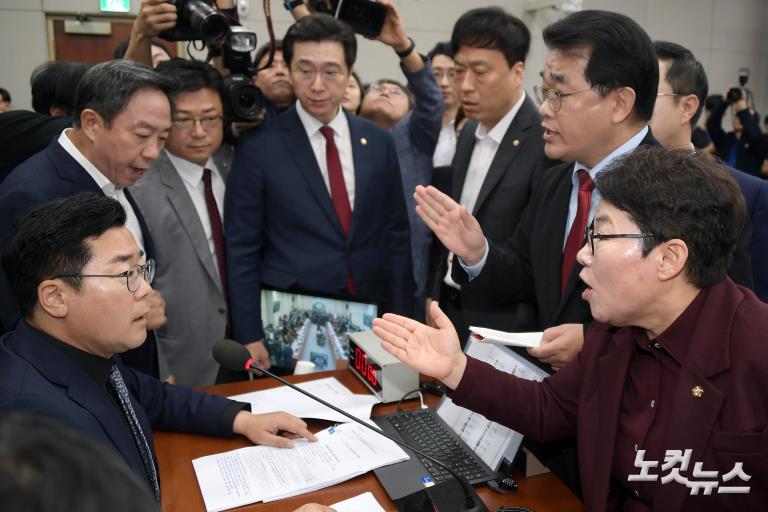 국회 운영위, 대통령비서실·국가안보실·대통령경호처 국정감사