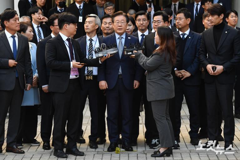 이재명, '선거법 위반' 1심 징역형 집유…의원직 상실형