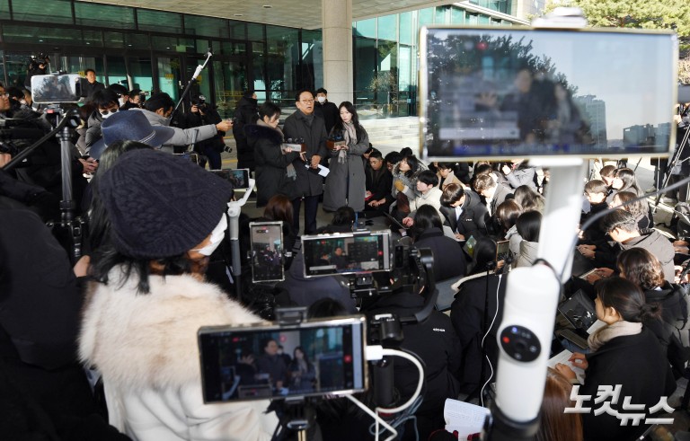 윤 대통령 변호인단 구성 참여한 석동현 변호사