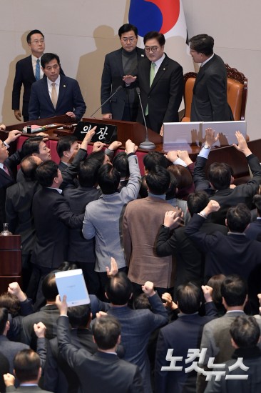 한덕수 권한대행 탄핵안 가결