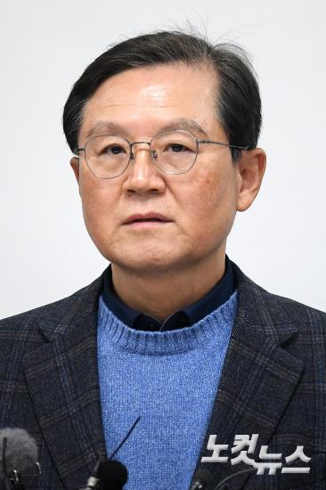 윤갑근 "전날 尹 관저서 만나"