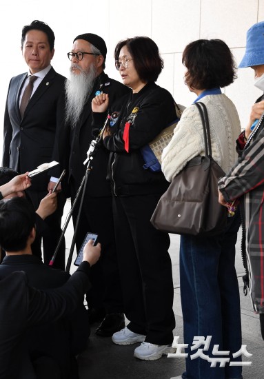 '고 이예람 수사개입' 전익수 무죄 확정..허탈한 이 중사 부모님