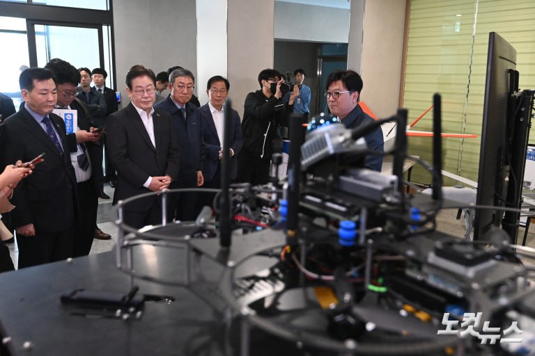 국방과학연구소 방문한 이재명 대선경선 후보