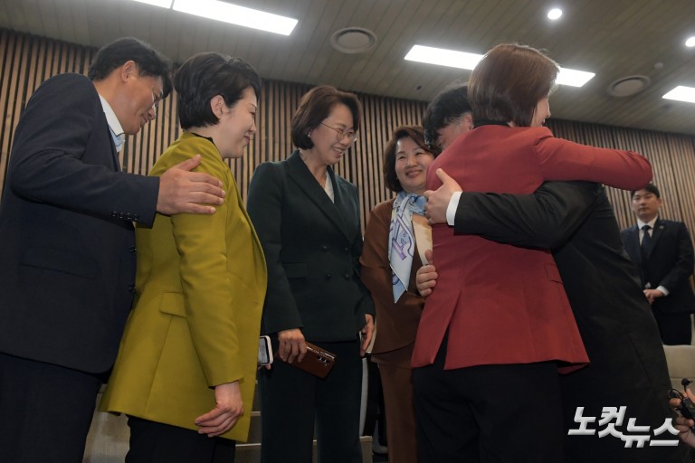 제424회 국회(임시회) 제5차 본회의