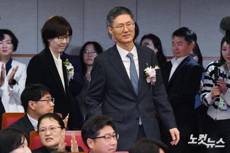 문형배·이미선 헌법재판관 퇴임