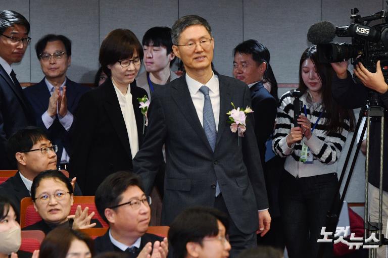 문형배·이미선 헌법재판관 퇴임