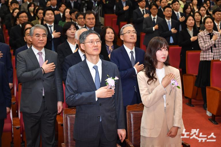 문형배·이미선 헌법재판관 퇴임