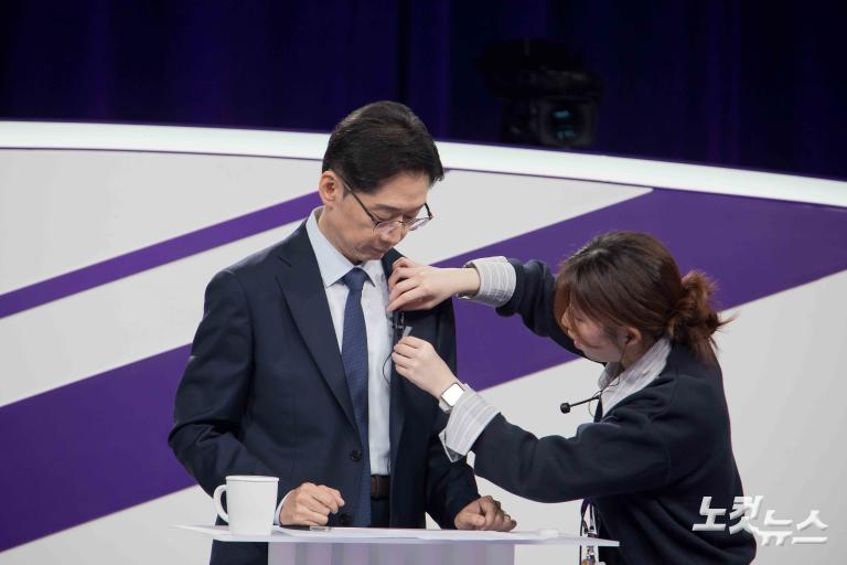 민주당 대선경선후보 첫 TV 토론