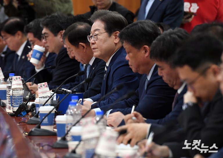 이재명, 자본시장 활성화 정책간담회 참석