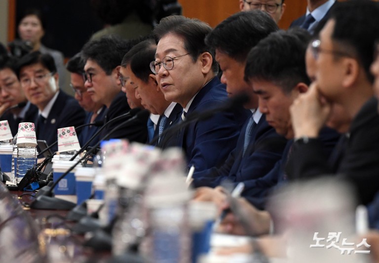 이재명, 자본시장 활성화 정책간담회 참석