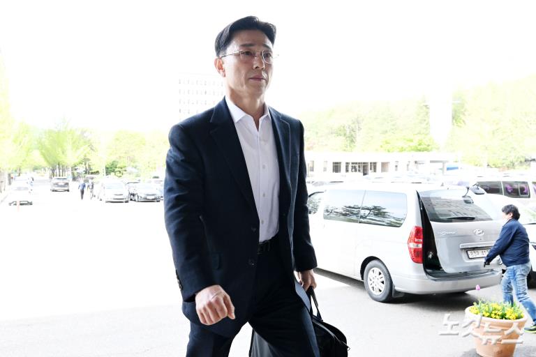 임성근 전 해병대 1사단장, 포렌식 참관 위해 공수처 출석