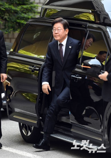 이재명, 대선후보 확정 후 첫 재판 출석