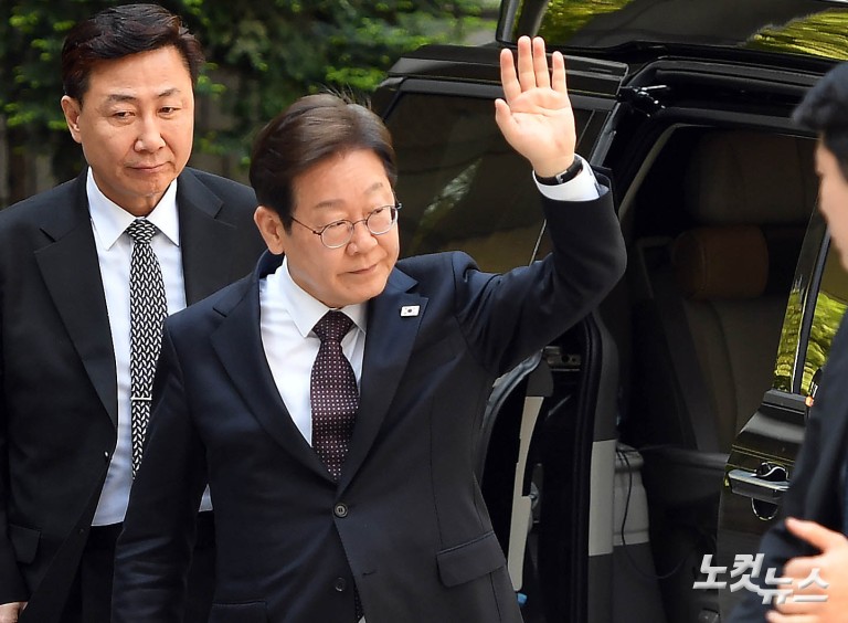 이재명, 대선후보 확정 후 첫 재판 출석