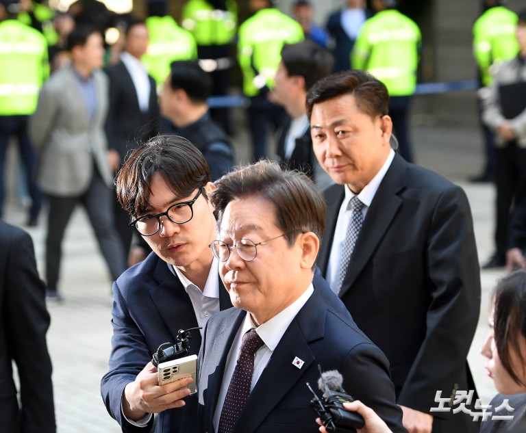 이재명, 대선후보 확정 후 첫 재판 출석