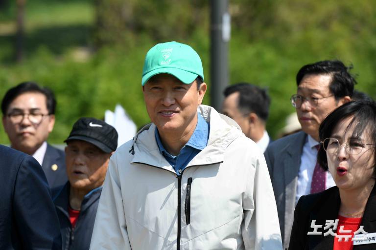 오세훈, 암사초록길 개통식 참석