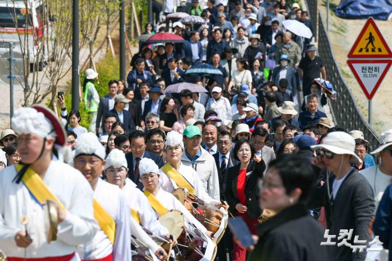 오세훈, 암사초록길 개통식 참석