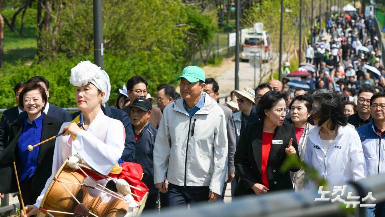 오세훈, 암사초록길 개통식 참석