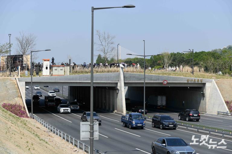 오세훈, 암사초록길 개통식 참석