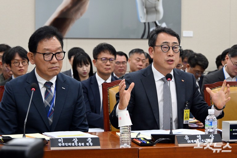 'SKT 유심 해킹사태' 국회 과방위 출석한 유영상 SK텔레콤 사장