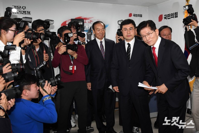 김문수 "지도부 진행하는 단일화는 강제적 후보 교체"