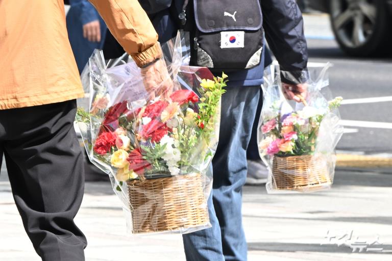 카네이션 향기 가득한 어버이날