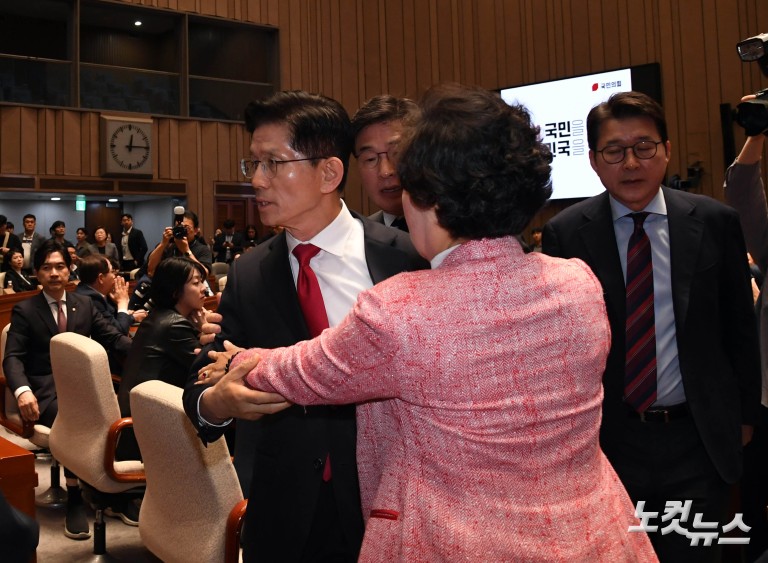 의총장 떠난 김문수