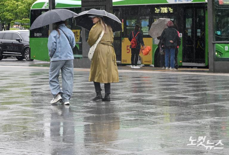 추적추적 내리는 봄비